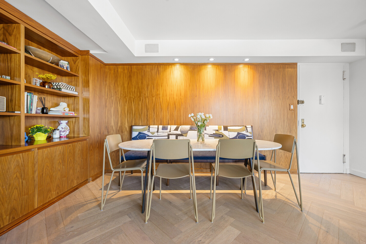 2 CHARLTON Street PH16F