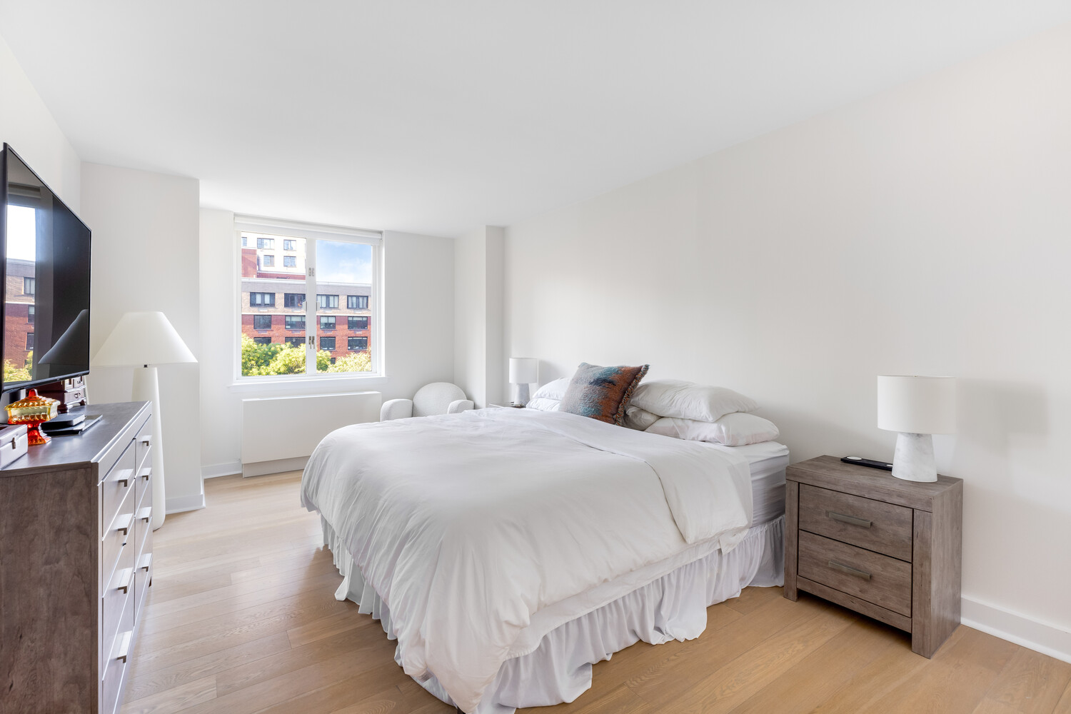 225 RECTOR Place 7J