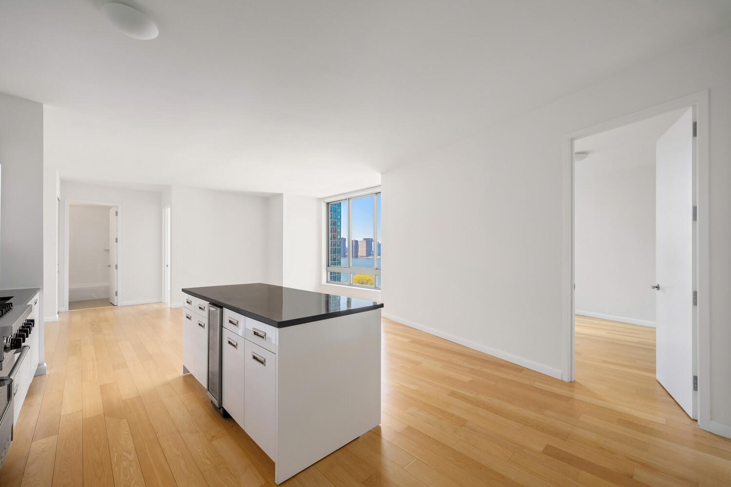 46-30 CENTER Boulevard 908