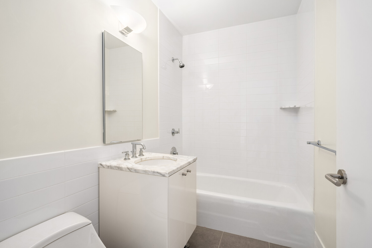 46-30 CENTER Boulevard 908