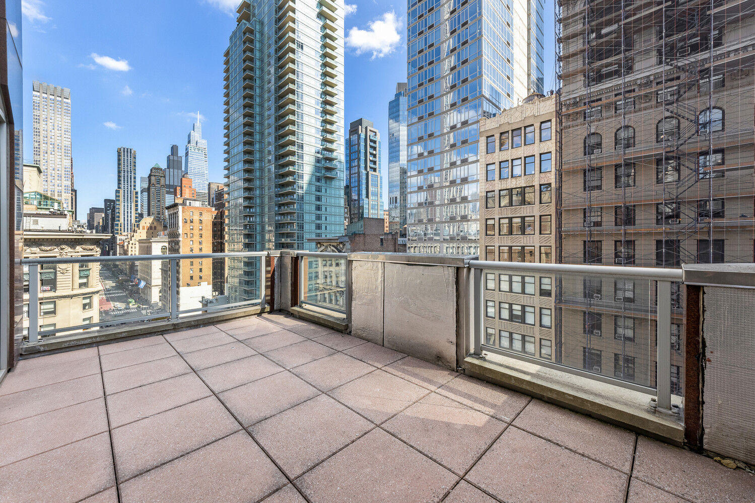 304 5TH Avenue PH1013