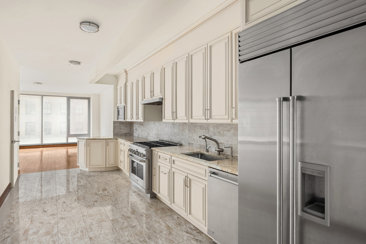 304 5TH Avenue PH1013