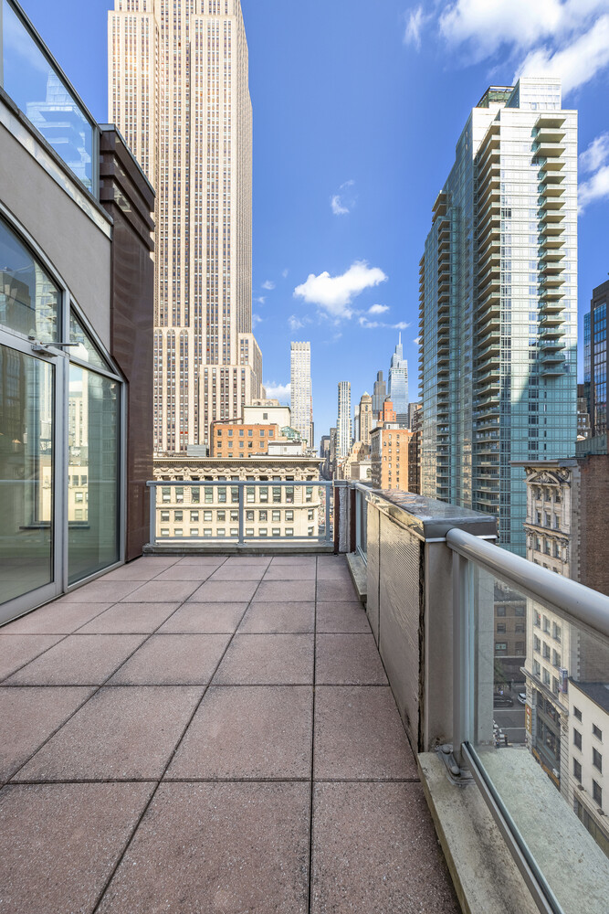 304 5TH Avenue PH1013