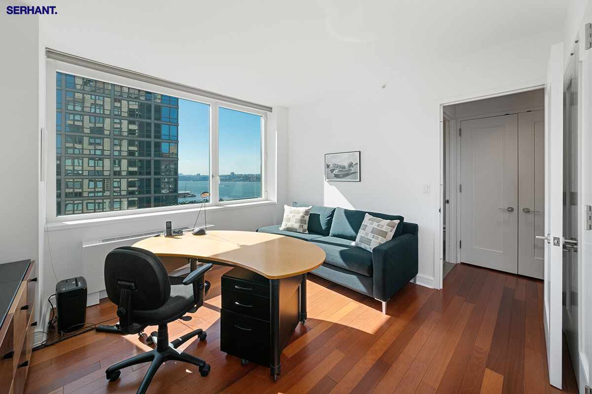 100 RIVERSIDE Boulevard 25D