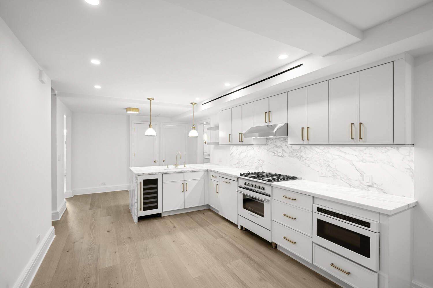 65 CENTRAL Park W 9D