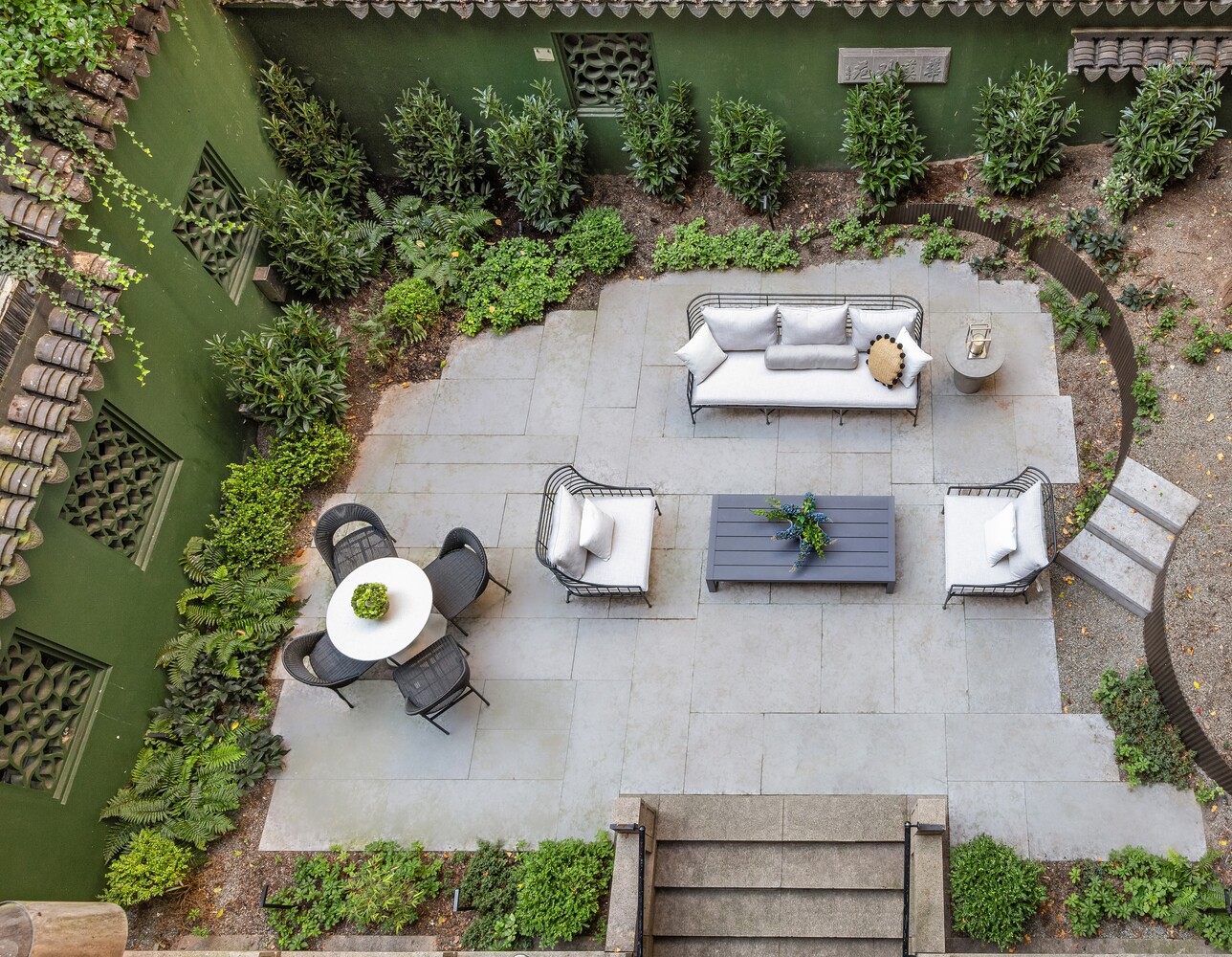 125 E 65TH Street
