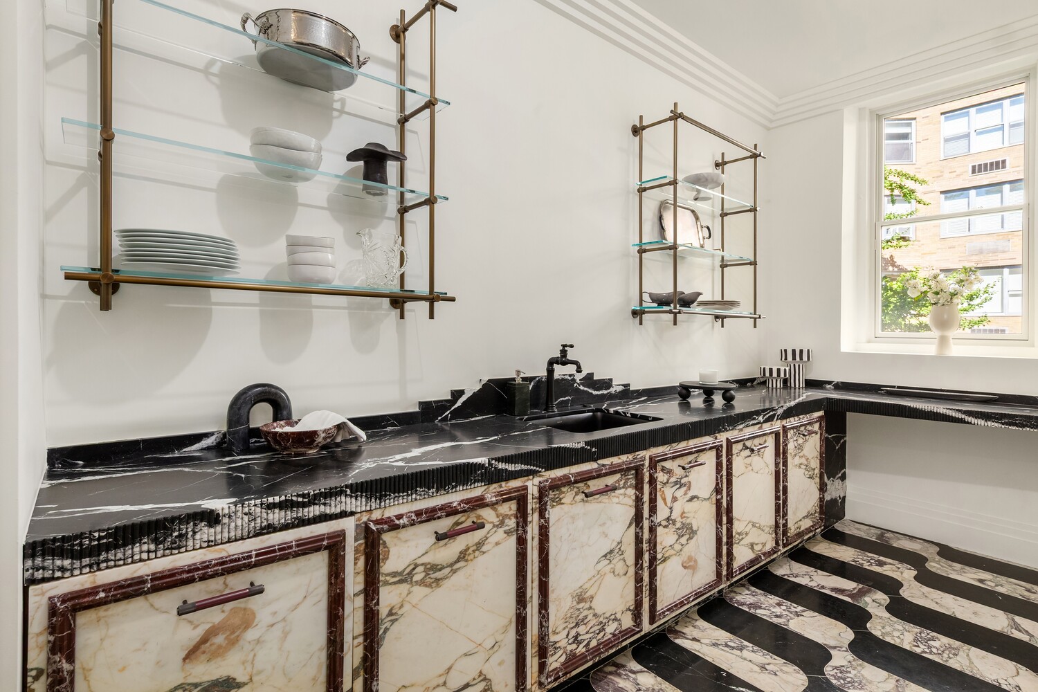 125 E 65TH Street
