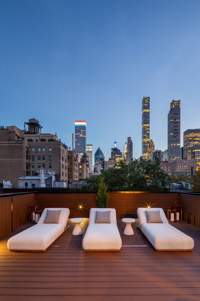 125 E 65TH Street