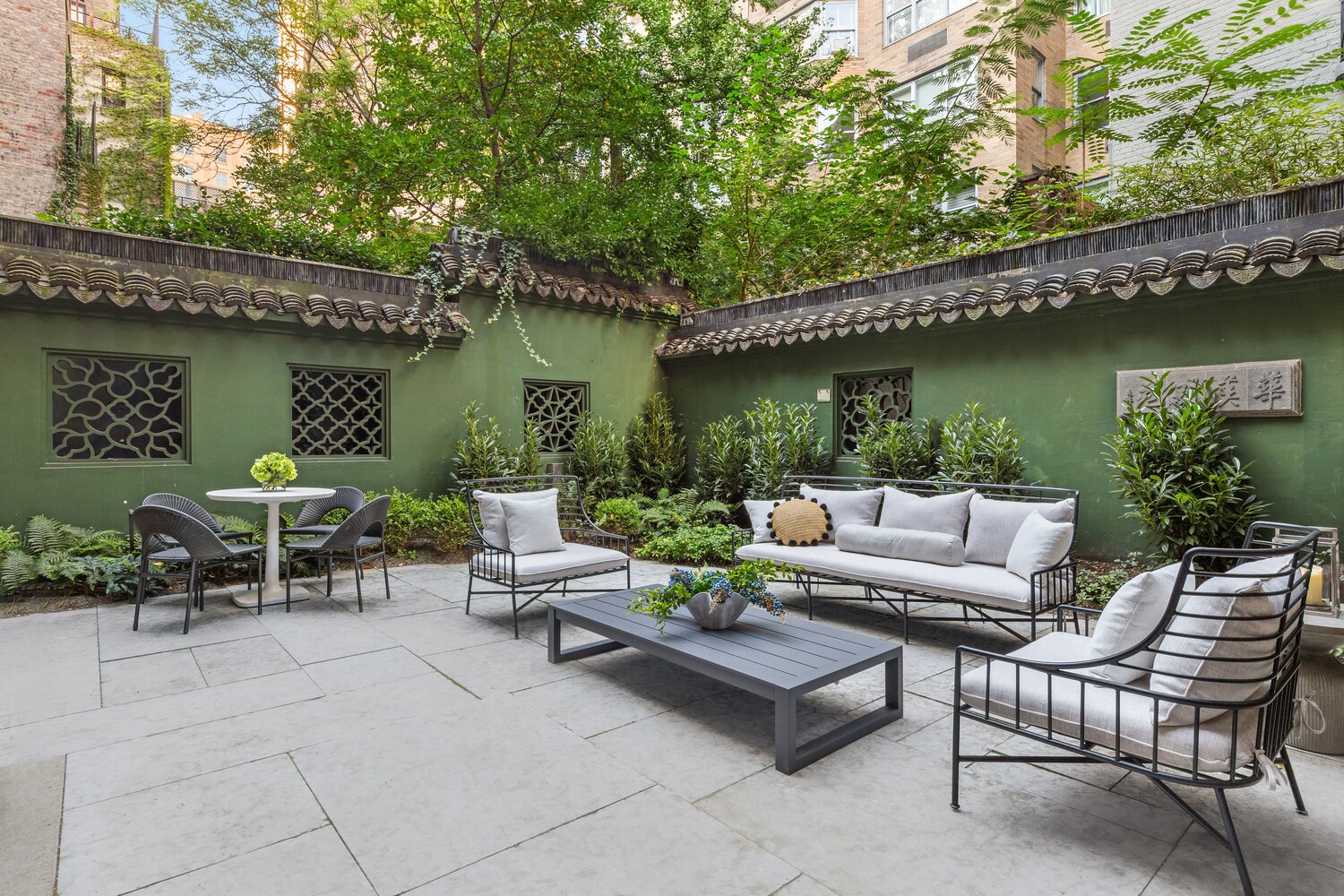 125 E 65TH Street