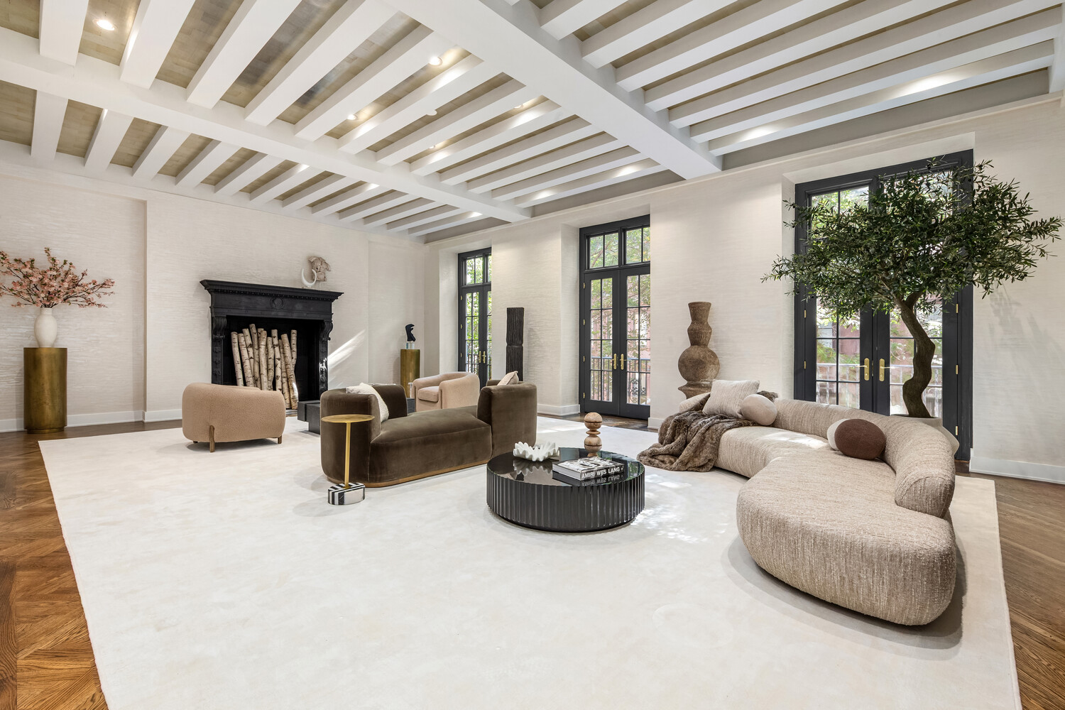 125 E 65TH Street