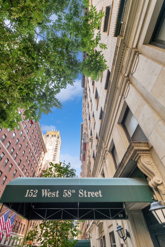152 W 58TH Street 8A