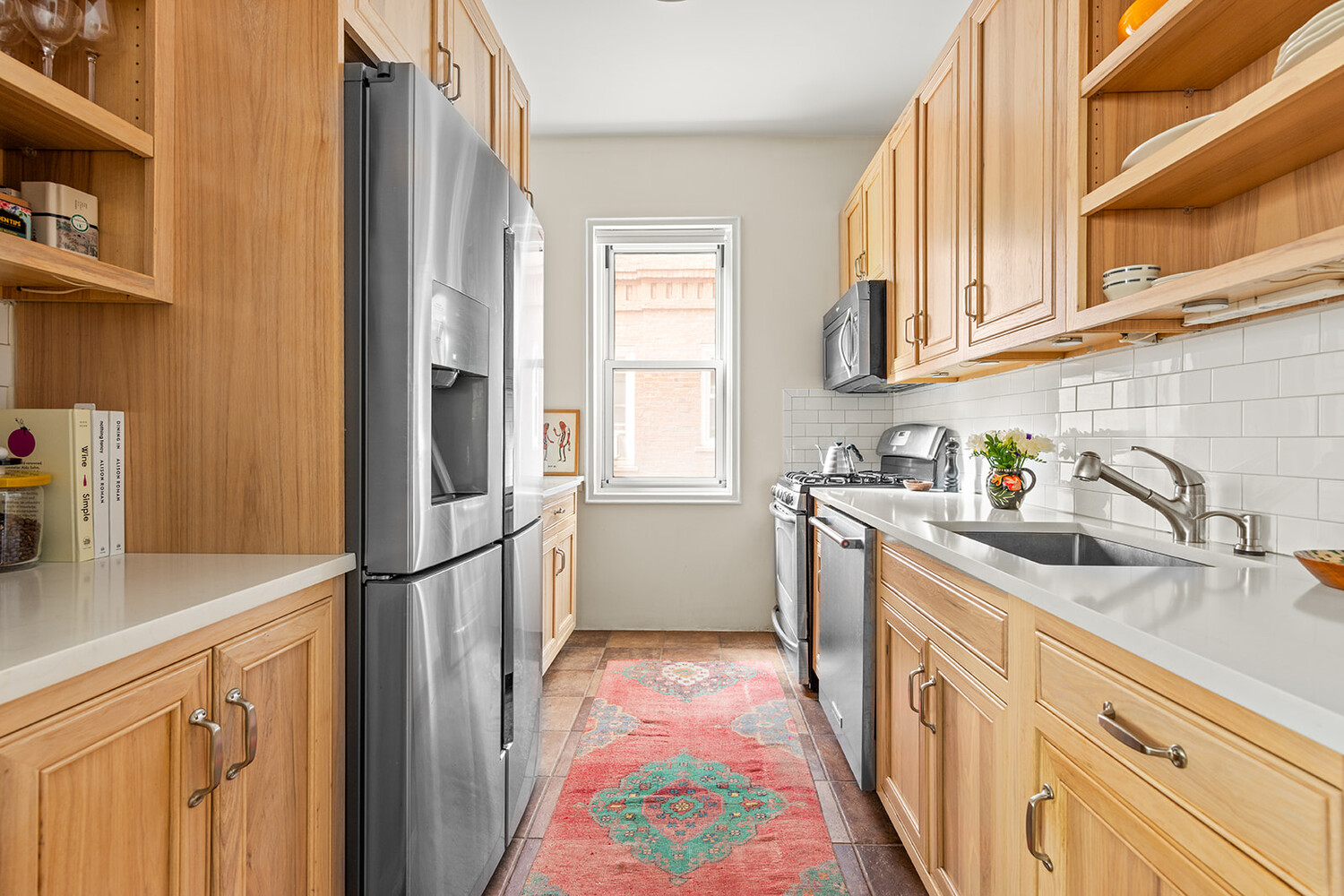 25 PLAZA Street W 1J