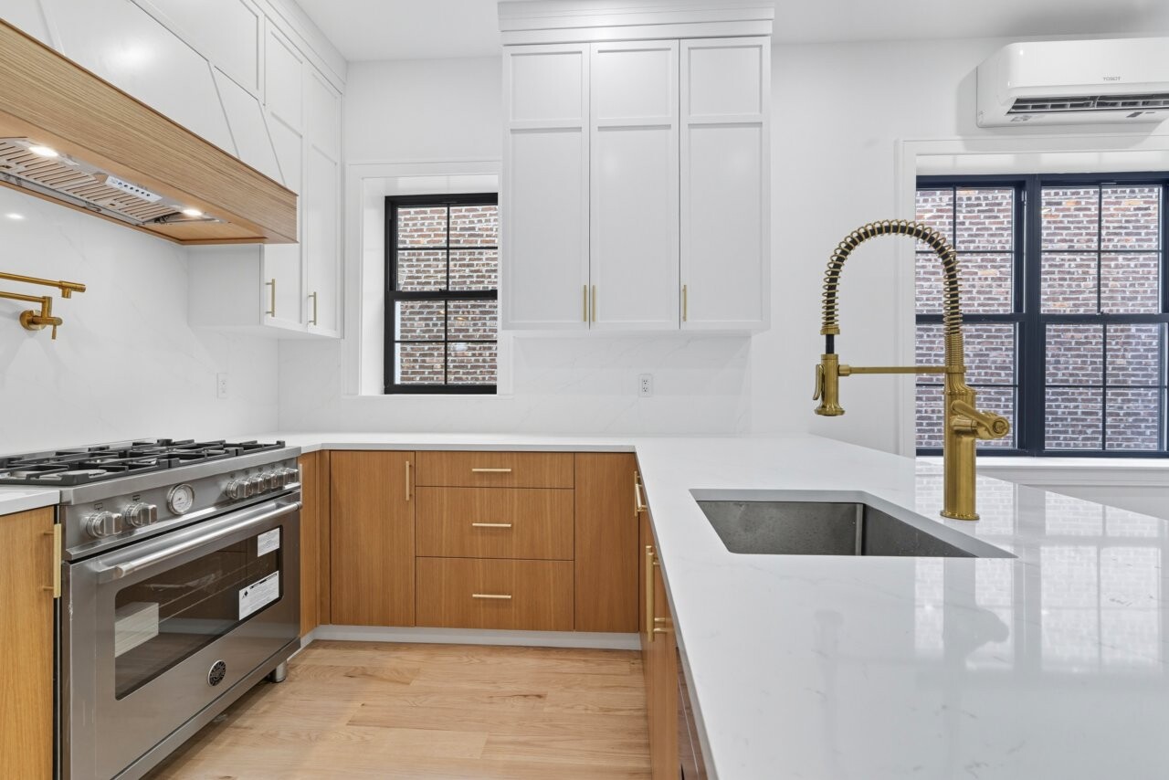 1109 HANCOCK Street TH