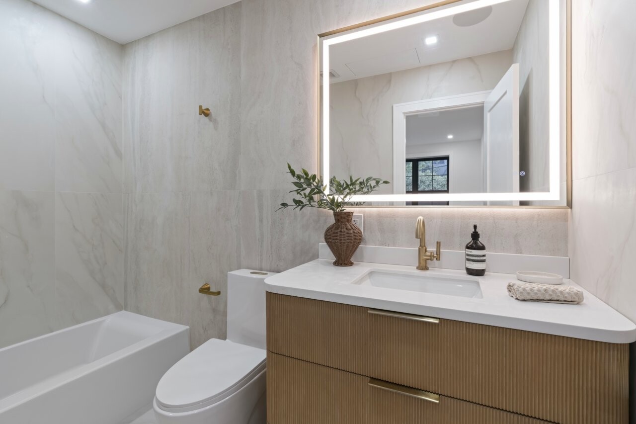 1109 HANCOCK Street TH