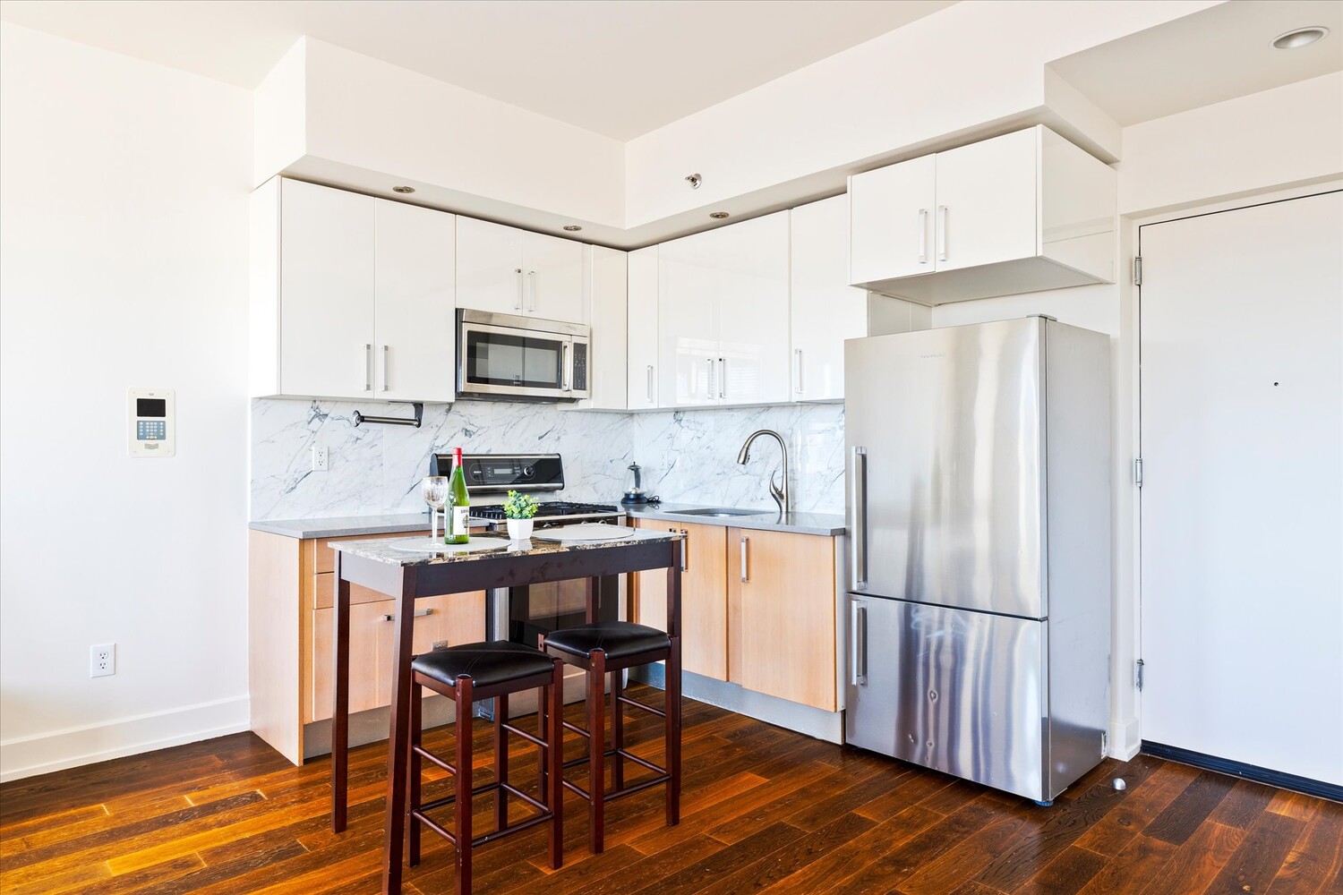 100 MASPETH Avenue 6L