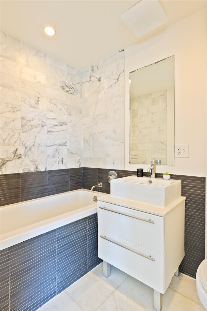 100 MASPETH Avenue 6L
