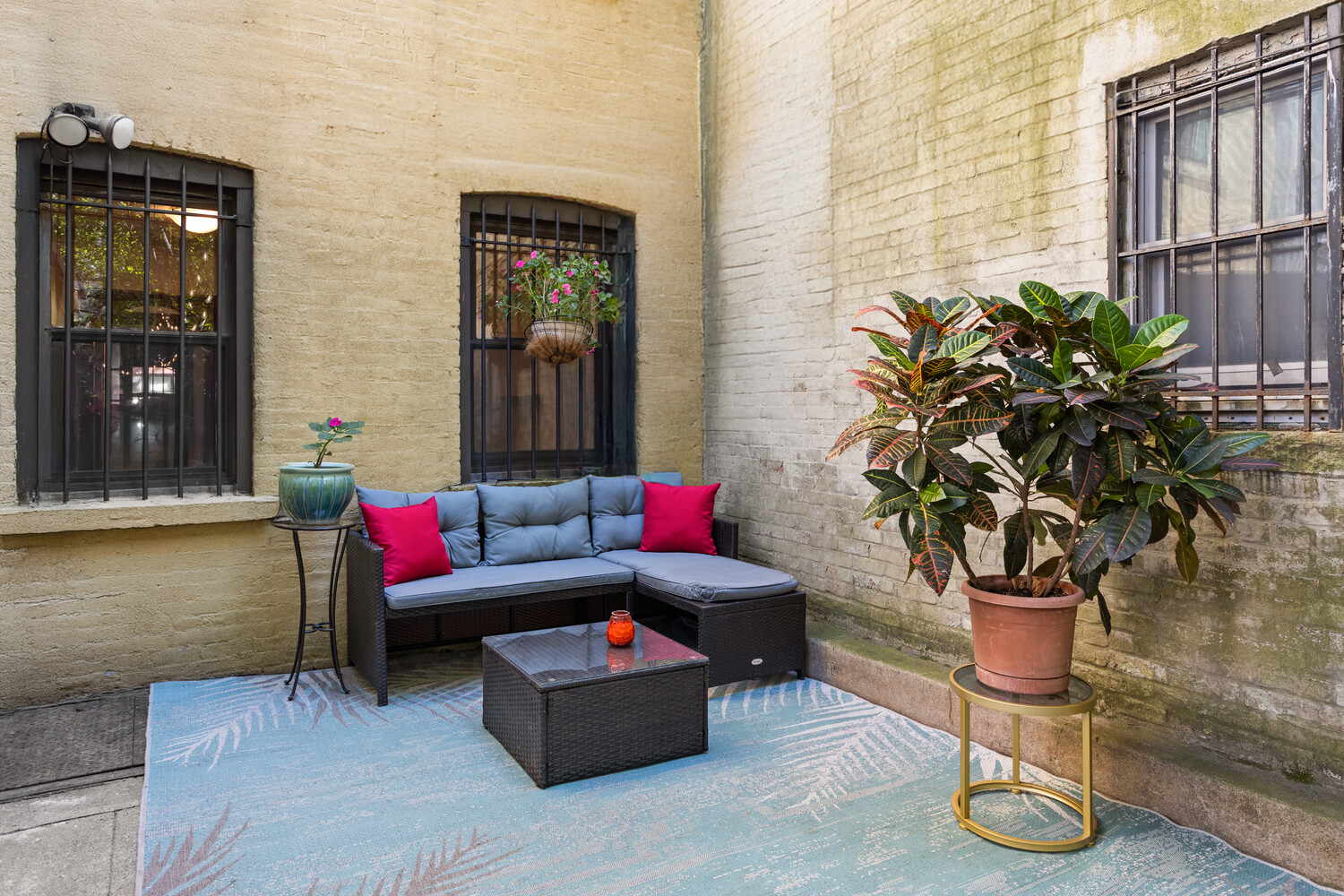 418 VANDERBILT Avenue GARDEN