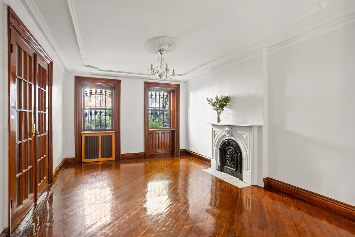 418 VANDERBILT Avenue GARDEN