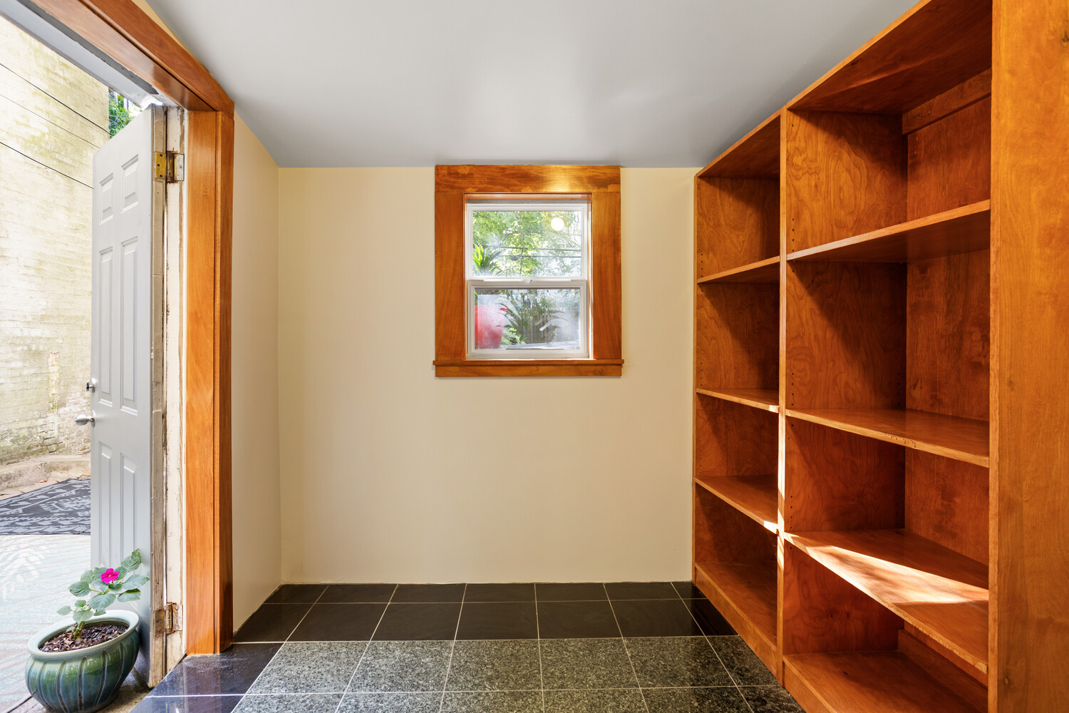 418 VANDERBILT Avenue GARDEN