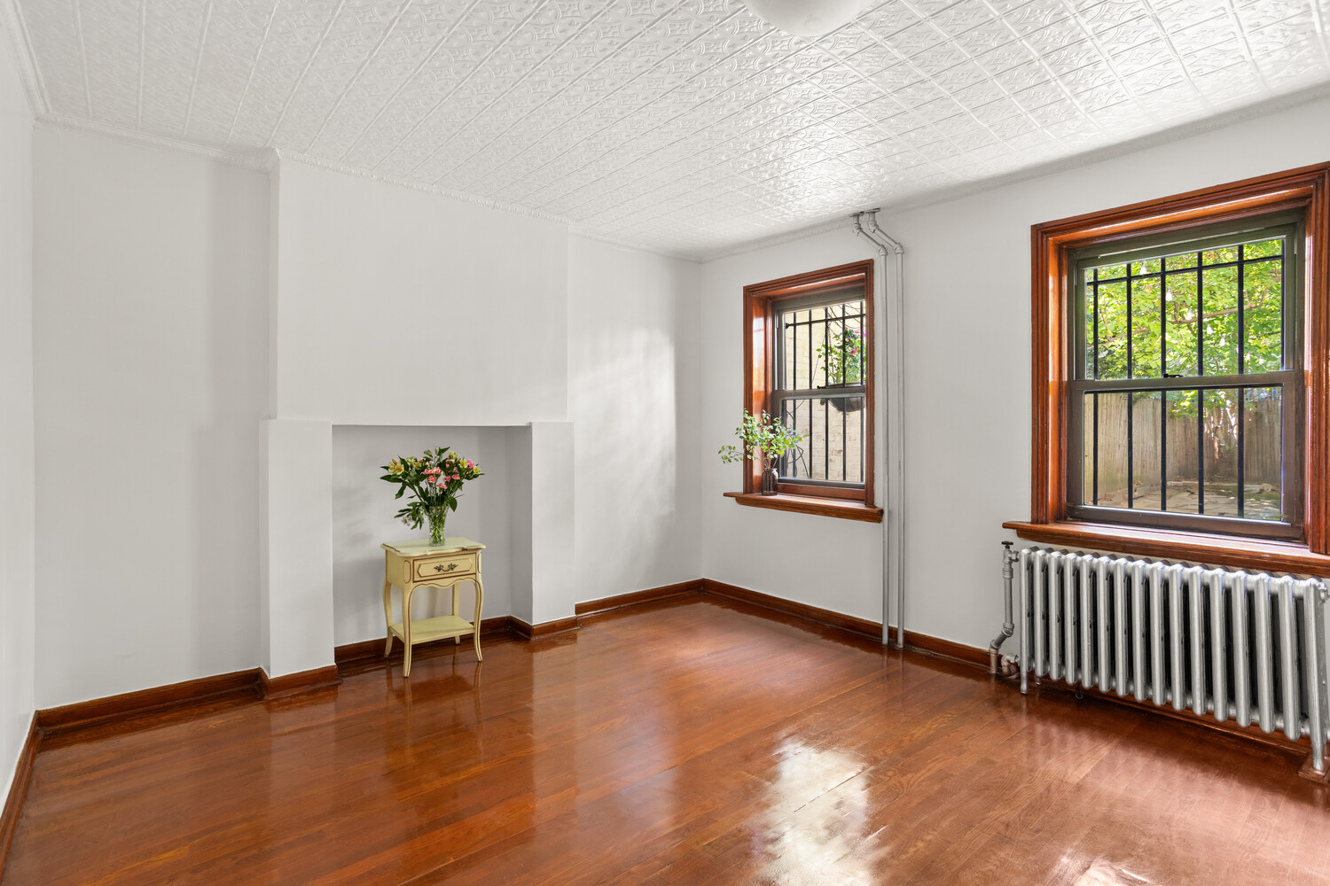 418 VANDERBILT Avenue GARDEN