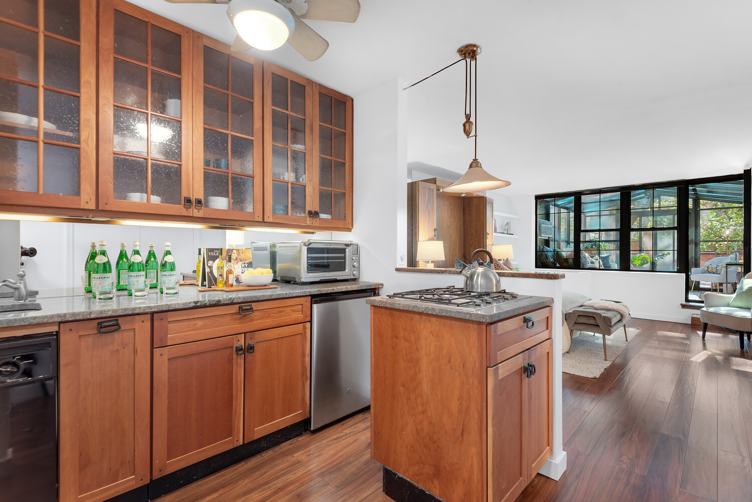 222 W 14TH Street 2D