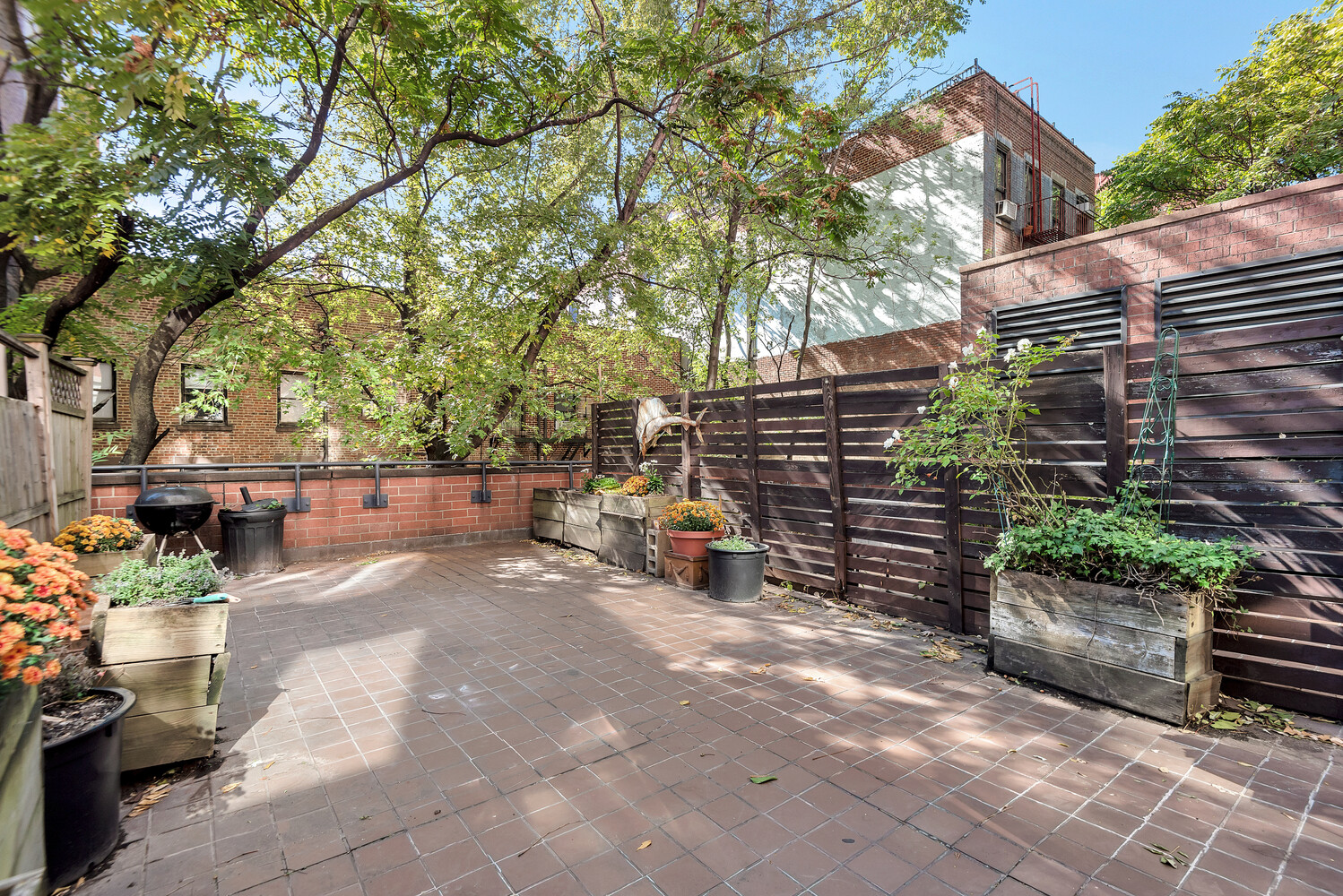 222 W 14TH Street 2D