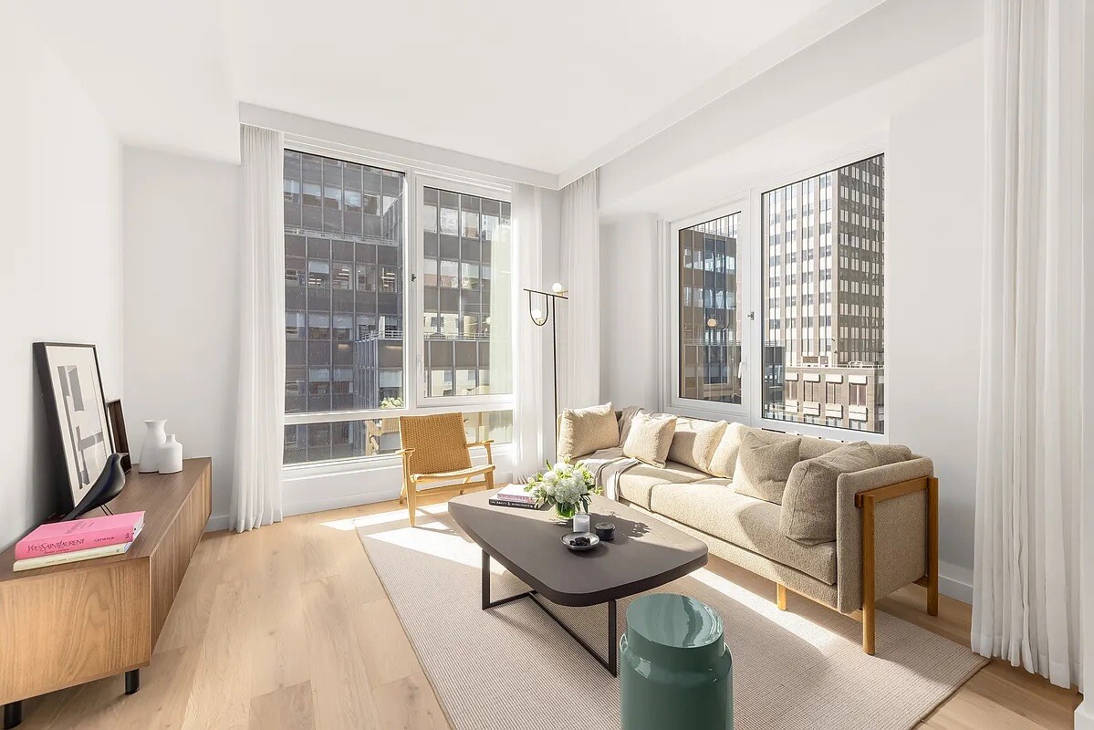 135 E 47TH Street 9G