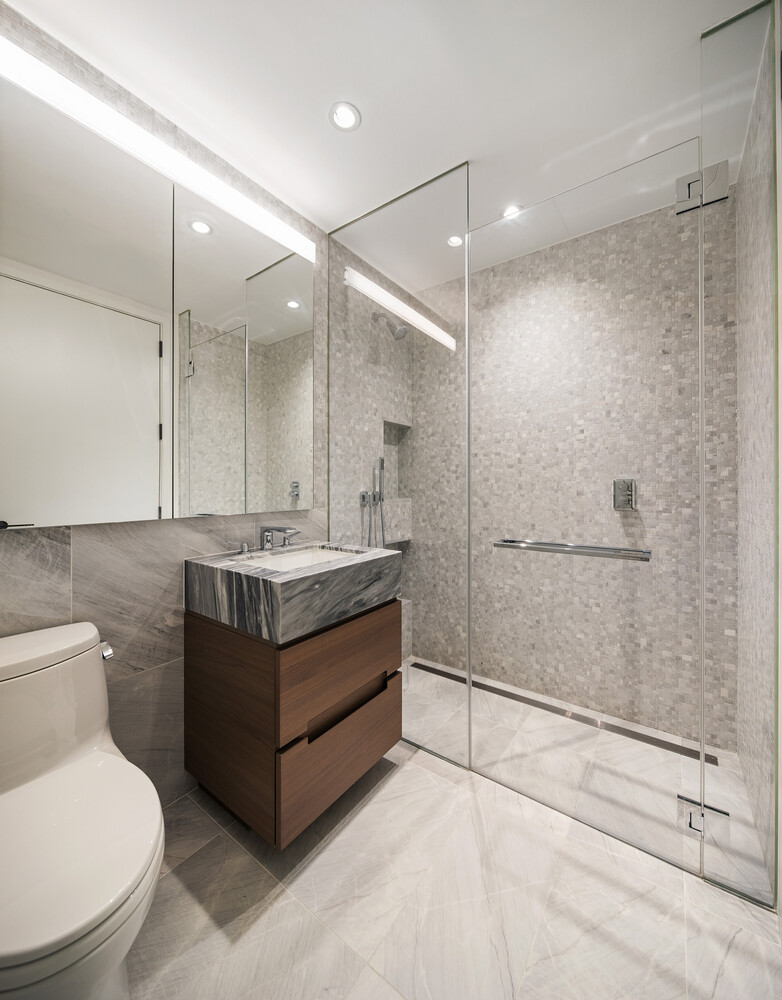 30 RIVERSIDE Boulevard 33A