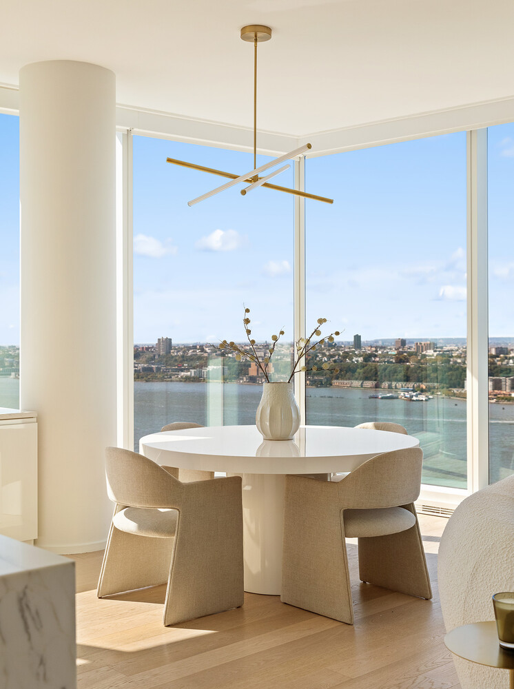 30 RIVERSIDE Boulevard 33A