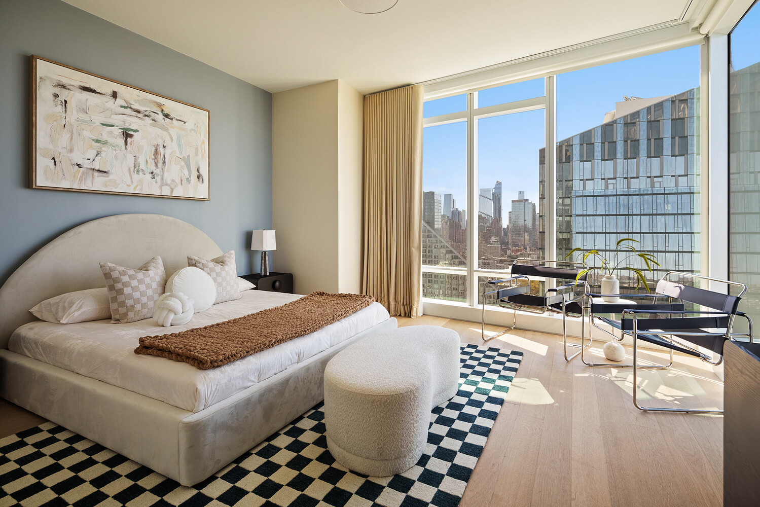 30 RIVERSIDE Boulevard 33A