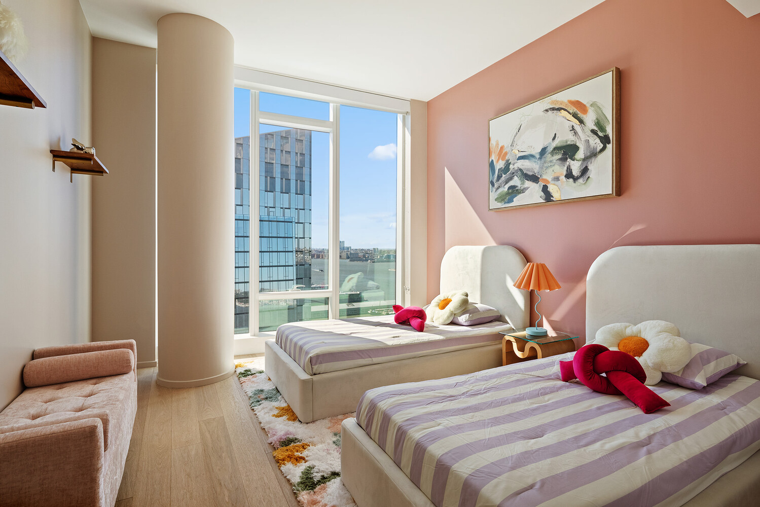 30 RIVERSIDE Boulevard 33A