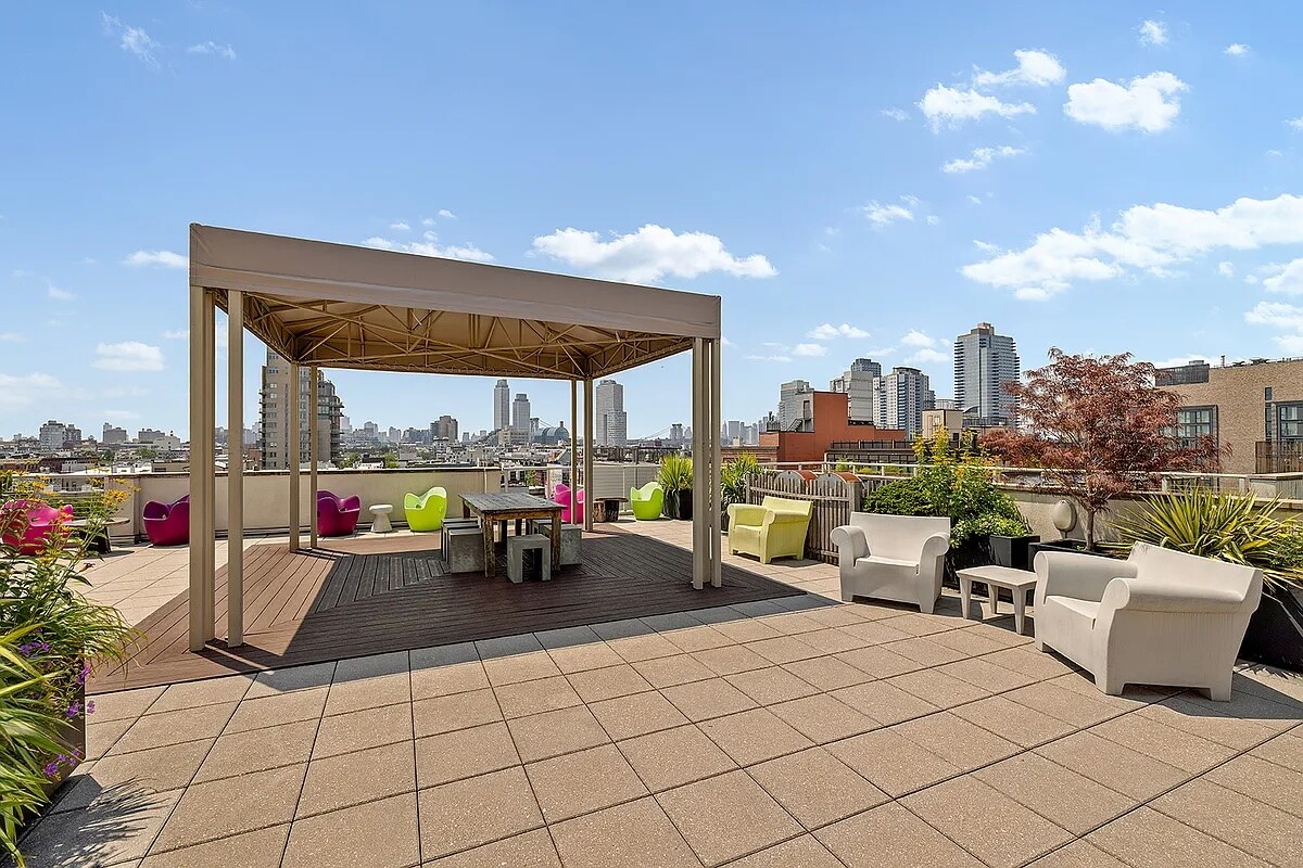 125 N 10TH Street S2D