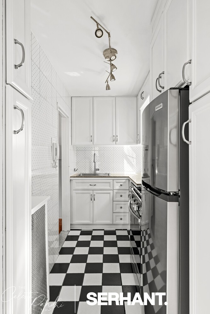 301 E 63RD Street 15B