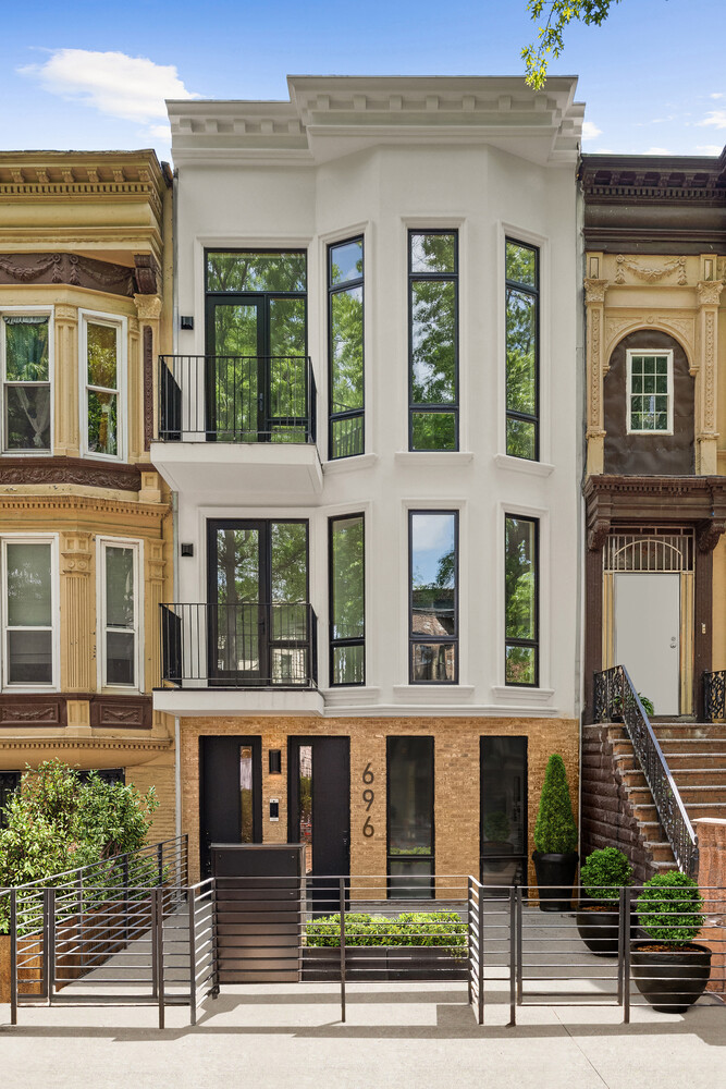 696 CHAUNCEY Street 3F