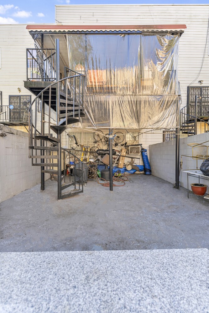 439 E 147TH Street