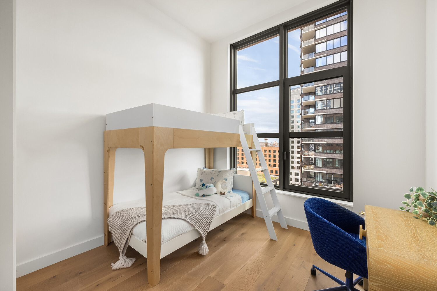 29 HURON Street PHBW