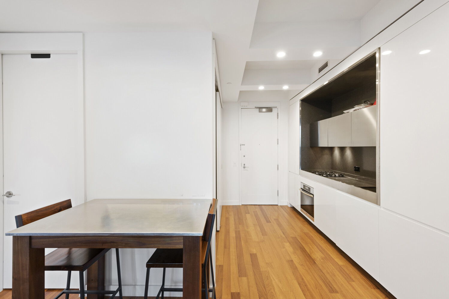 15 WILLIAM Street 18D