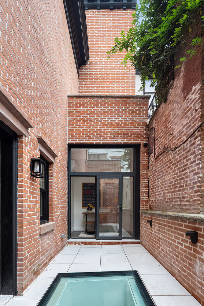 94 CLARK Street
