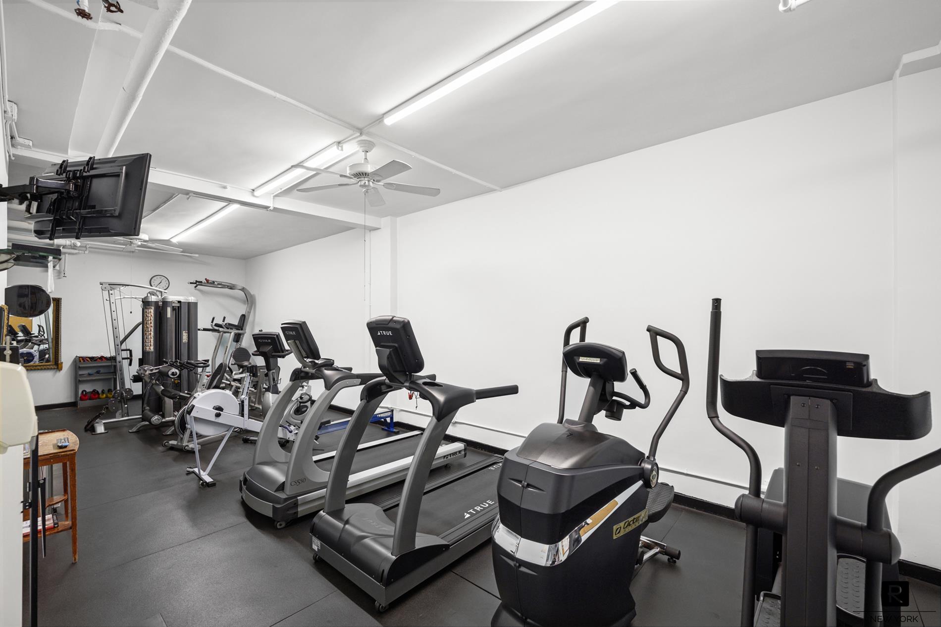 390 Riverside Drive 5-G