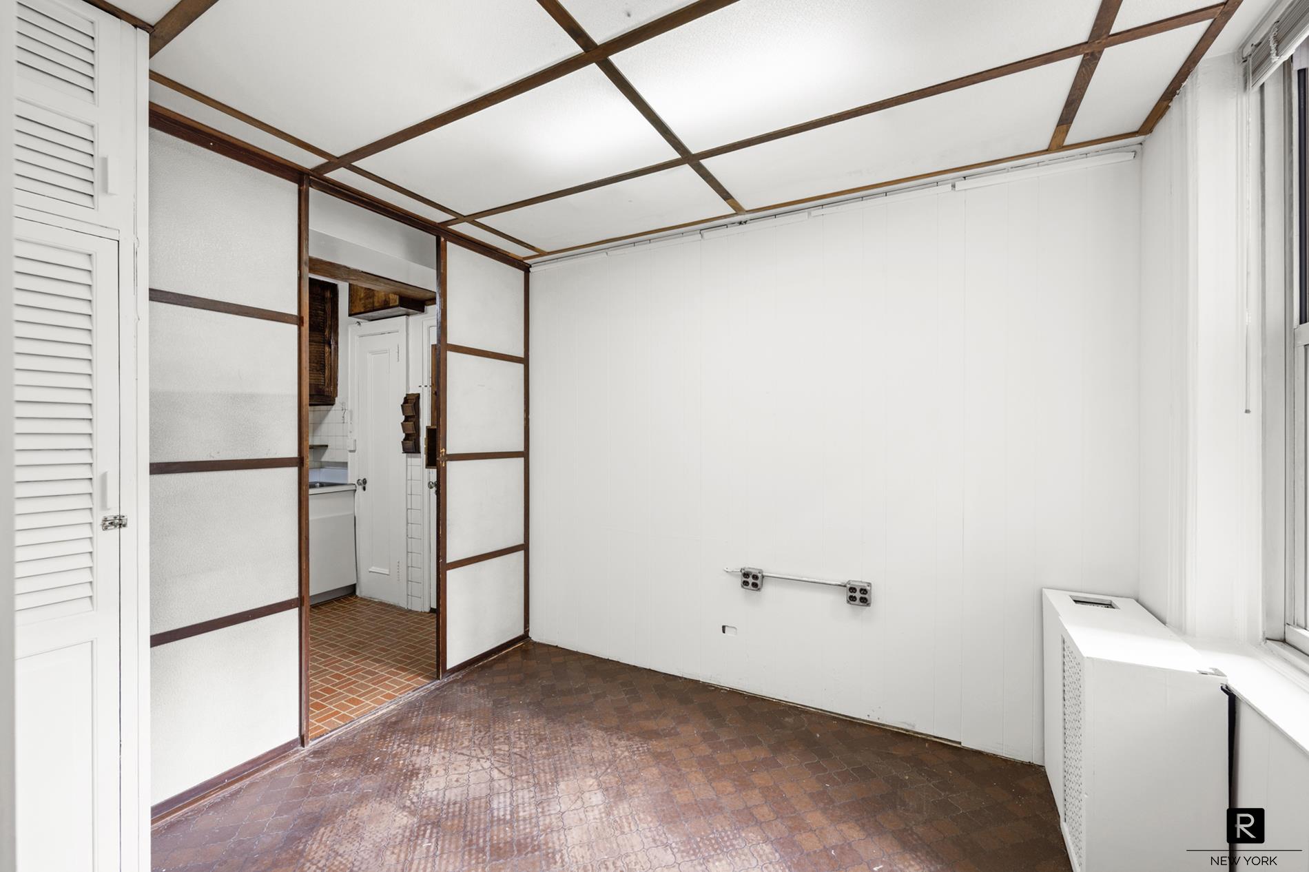 390 Riverside Drive 5-G