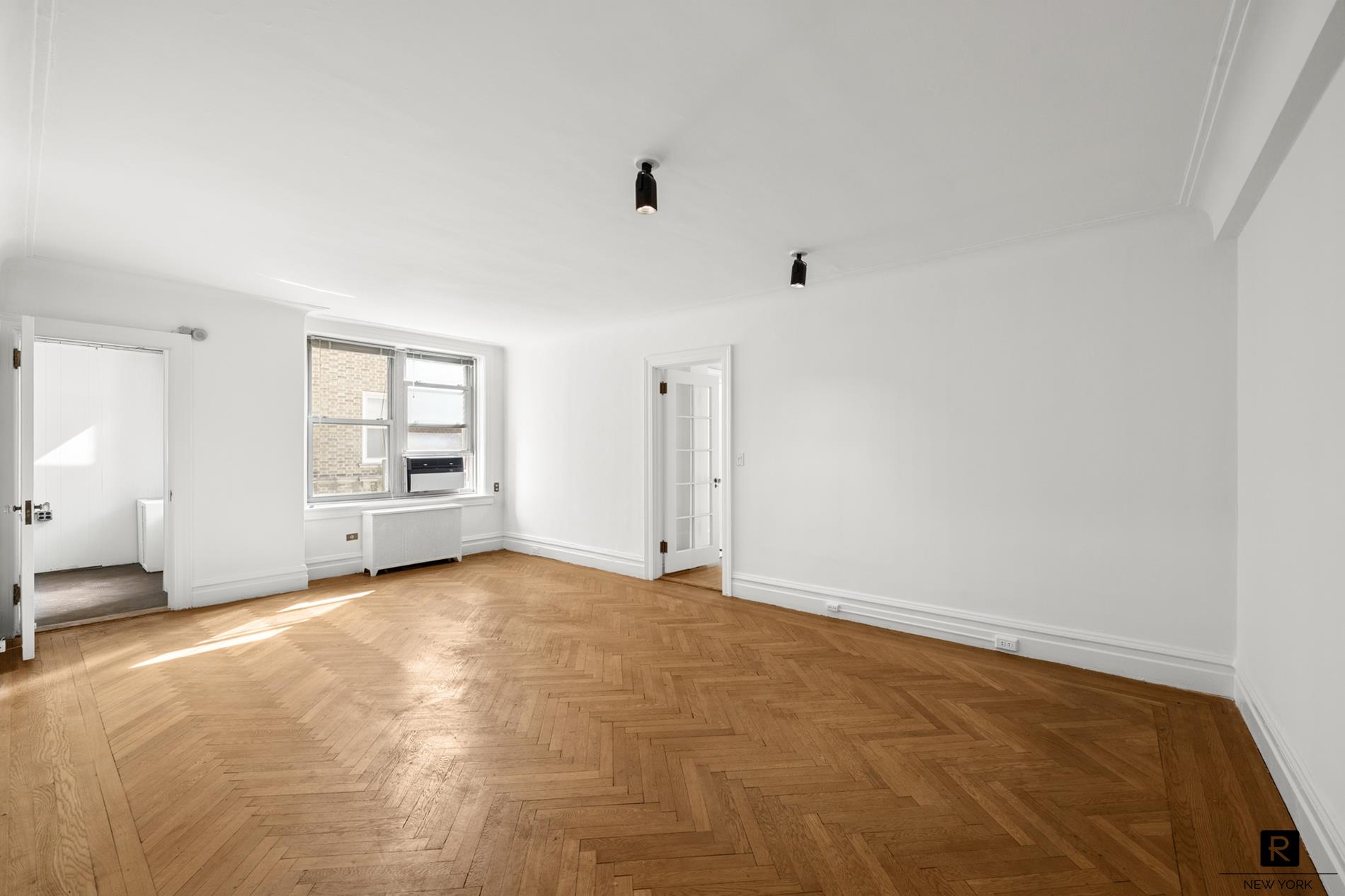 390 Riverside Drive 5-G
