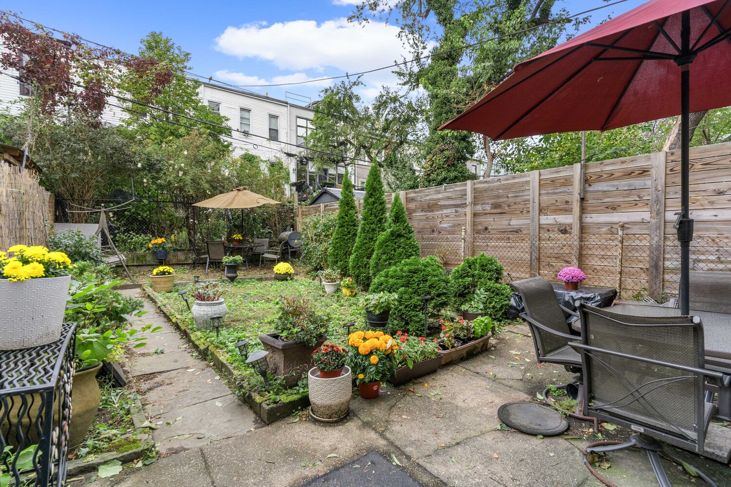 147 WEIRFIELD Street