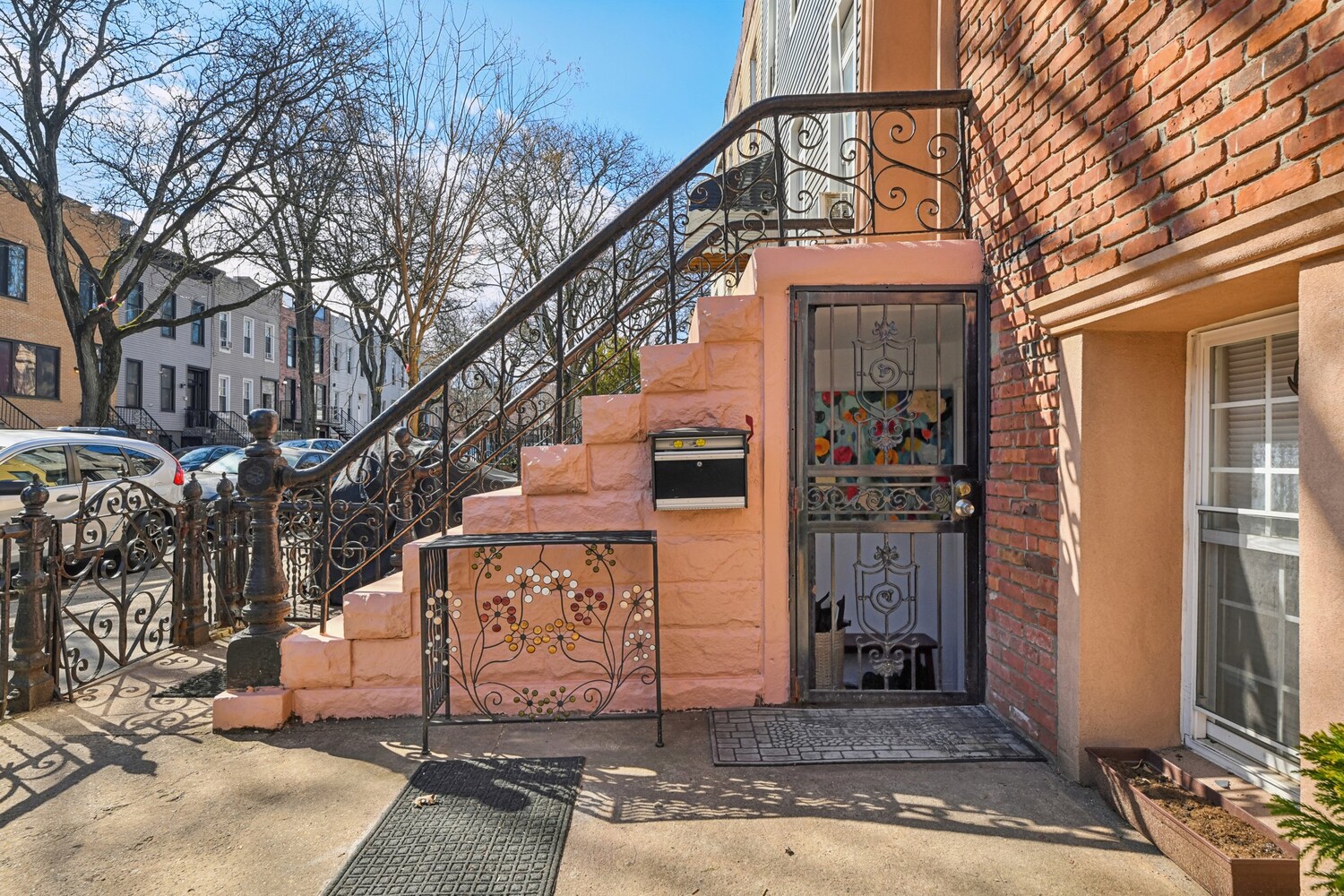 147 WEIRFIELD Street