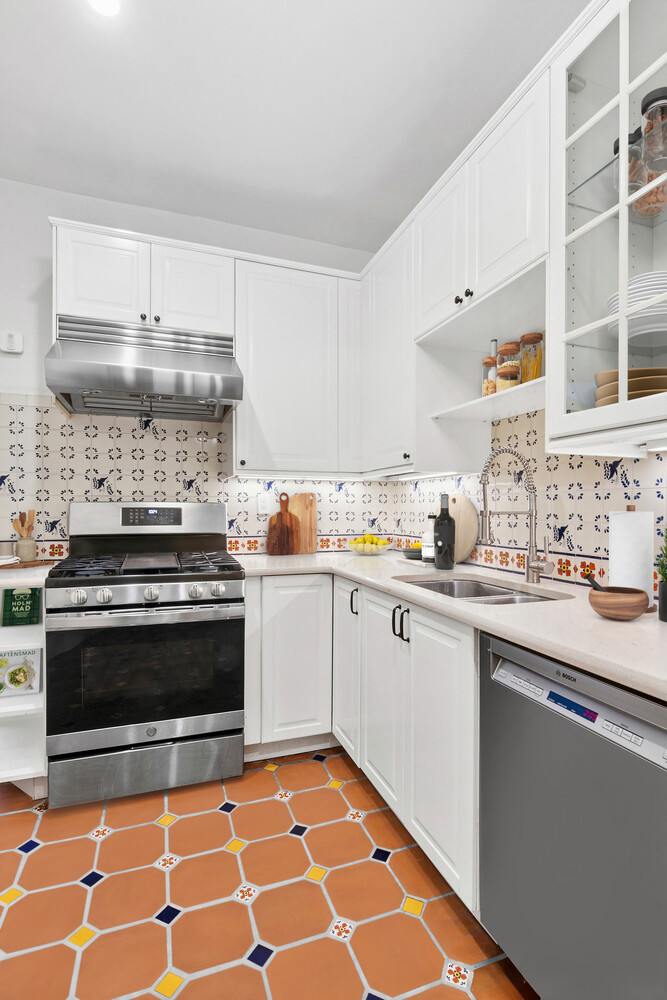 400 LINCOLN Place 3I