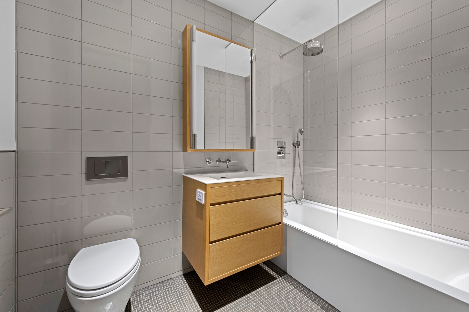 71 READE Street 2B