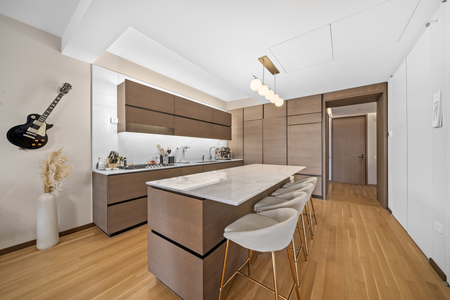 551 West 21st Street 4B