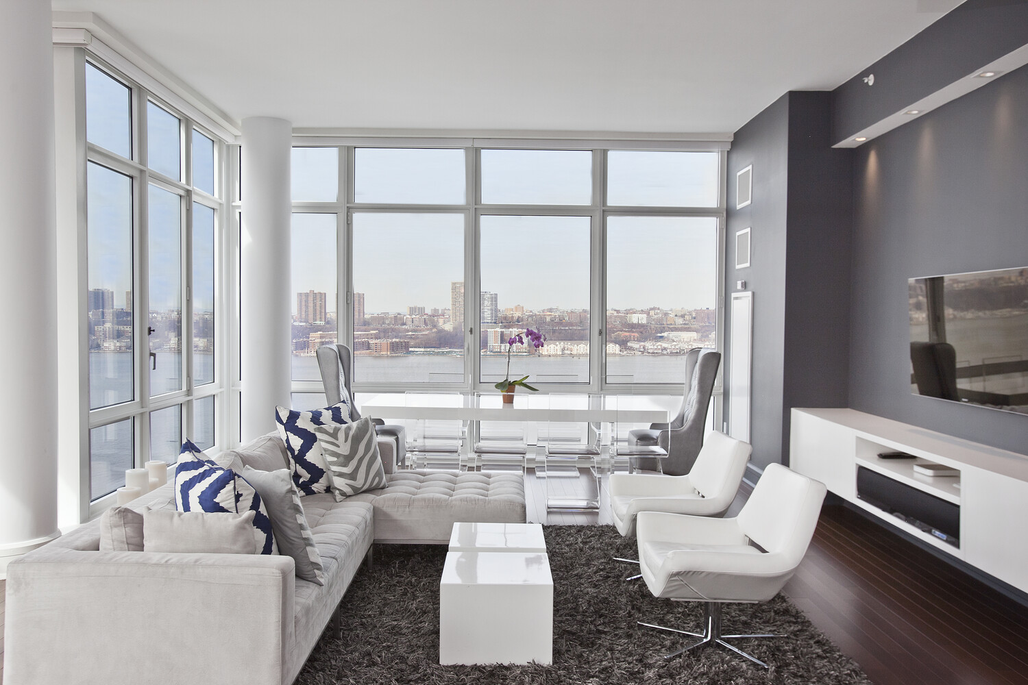 60 RIVERSIDE Boulevard 2011