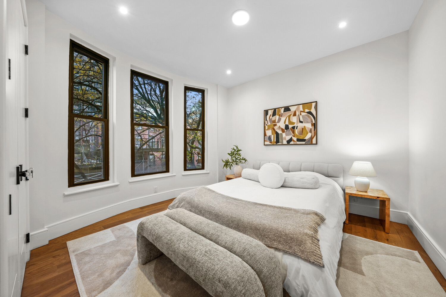 636 WARREN Street 2L