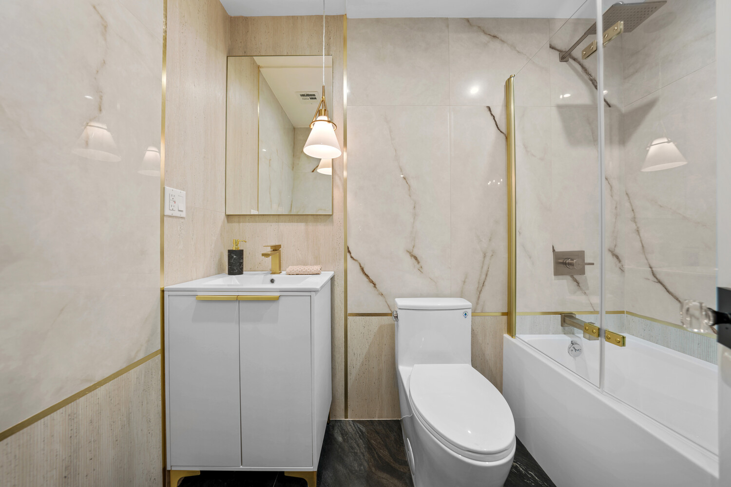 636 WARREN Street 2L