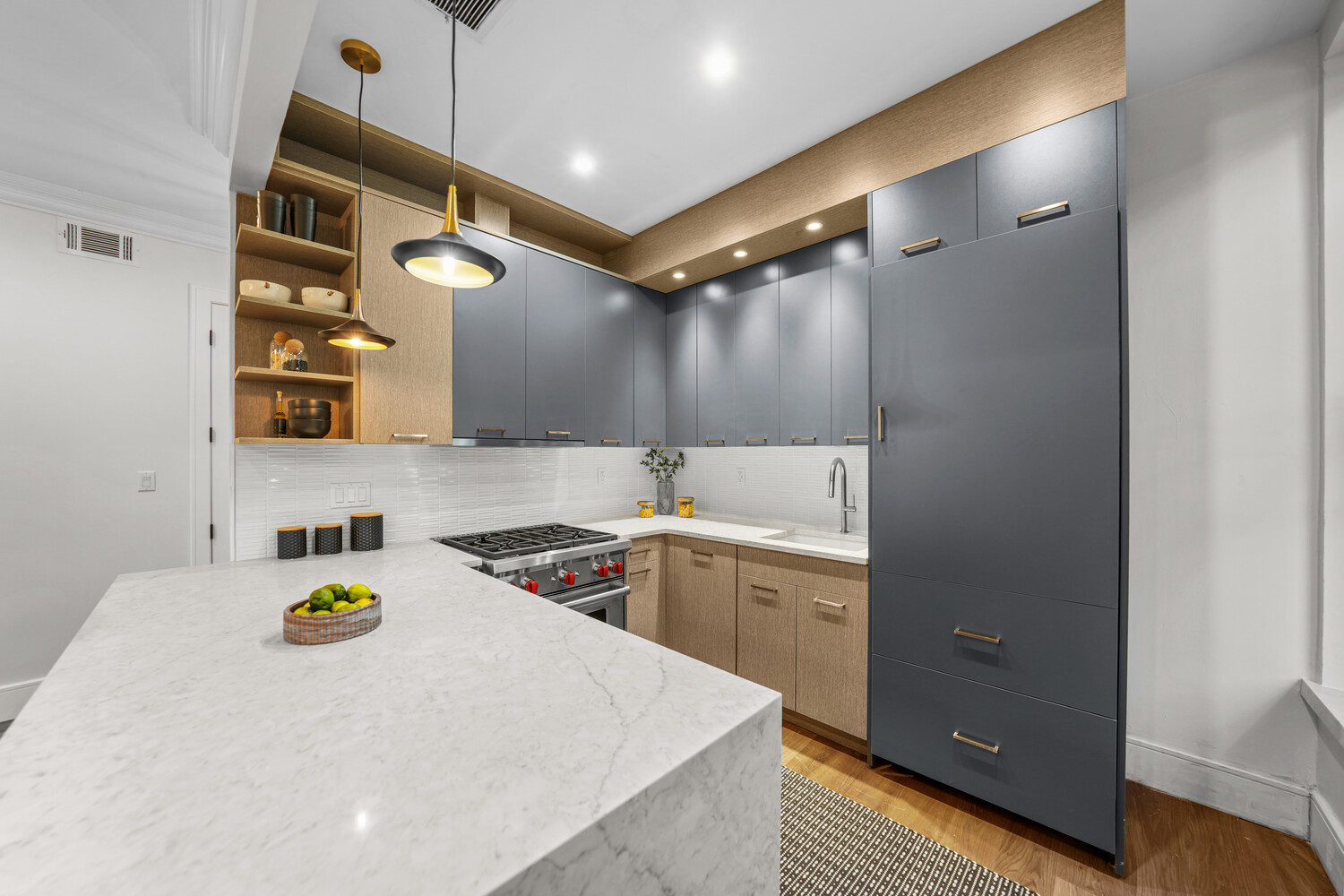 636 WARREN Street 2L